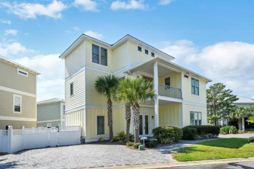 Emerald Waters Village Casa | Take Me Away