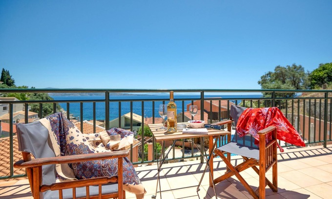Katavolos Apartamento | Takis Kaminaki: Lovely apartment, sleep 4, near beach, A/C, WiFi
