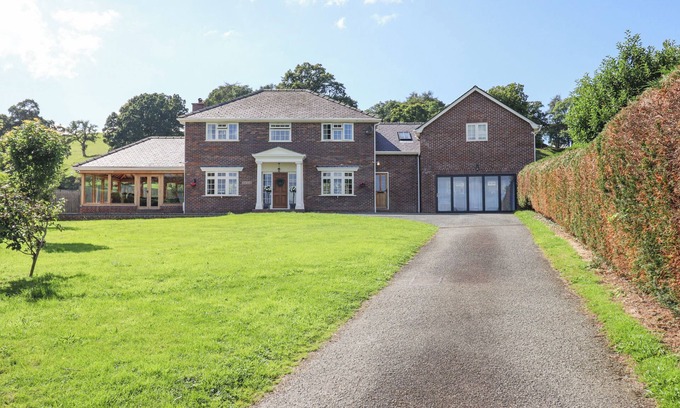 Bala Casa | TALAR WEN, pet friendly, with open fire in Bala