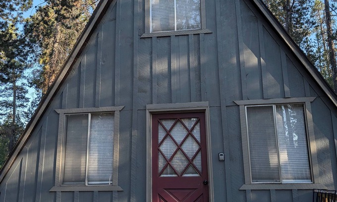 La Pine Cabina | Tall Pines Guest House entre Sunriver y La Pine (admite mascotas)