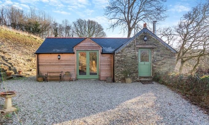 Callington Casa | Tallat Barn - One Bedroom House, Sleeps 2