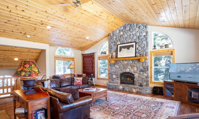 Tahoe City Casa | Talmont Ridge 4 Bedroom Home by Redawning