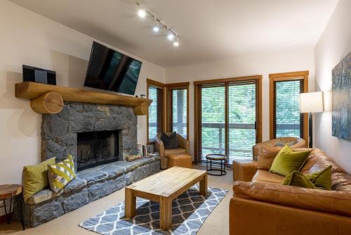 Nordic Estates Casa | Taluswood 6 by Outpost Whistler