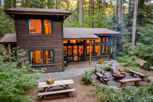 Rhododendron Casa | Tamanawas Cabin
