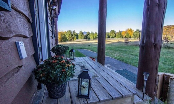 Lake Placid Cabaña | Tamarack Cottage Welcomes You ! STR # 200283