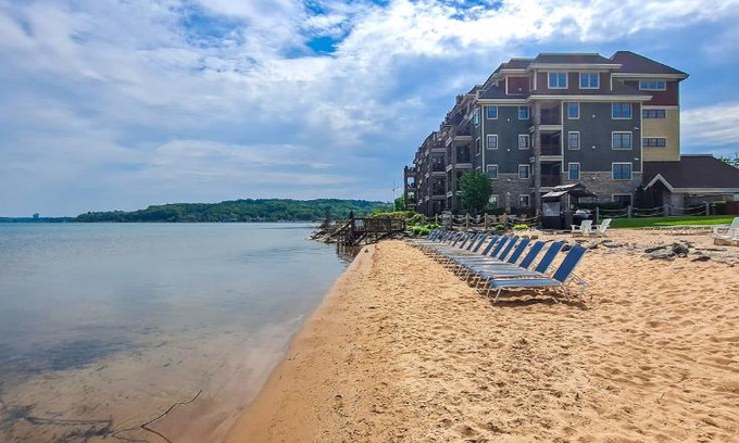 Traverse City Cabina | Tamarack Lodge