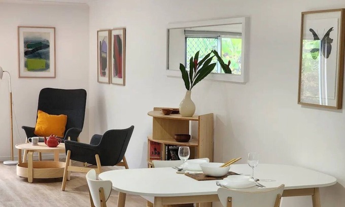 Holloways Beach Villa | Tamarind Villa