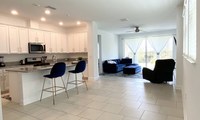 Ruskin Casa | Tampa Bay Apollo Beach new house full amentities!