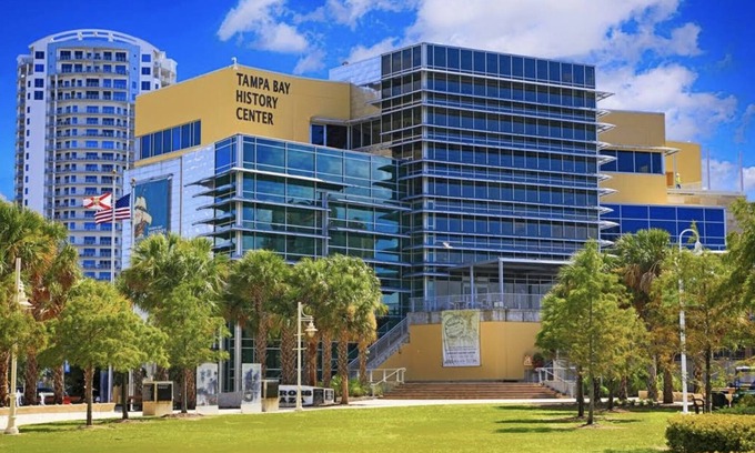 Downtown Tampa Hotel | Tampa Getaway: Historic Building with Modern Comforts! 3 Rooms