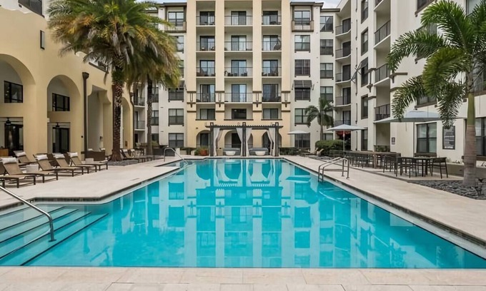 Carver City - Lincoln Gardens Apartamento | Tampa Tropical-Heated Saltwater Pool-10 Min to TPA