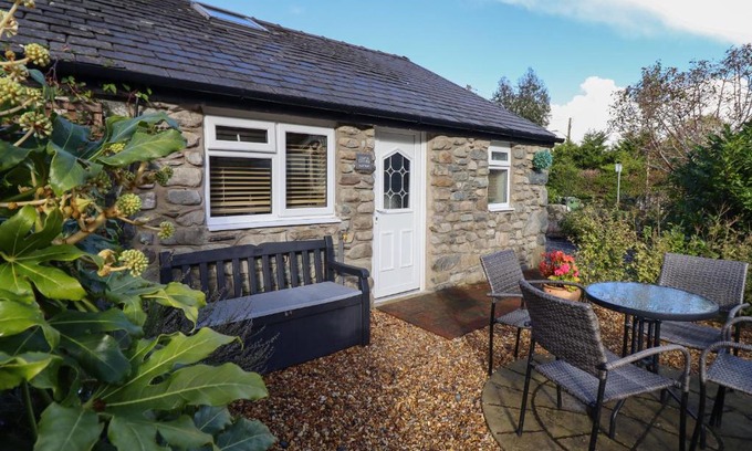 Harlech Casa | Tan Isa