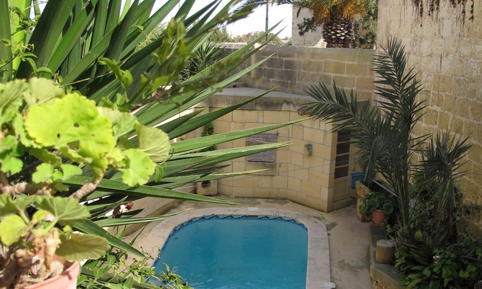 Santa Lucija Otro | Tan-Nanna Farmhouse Sleeps 6 (3 habitaciones)