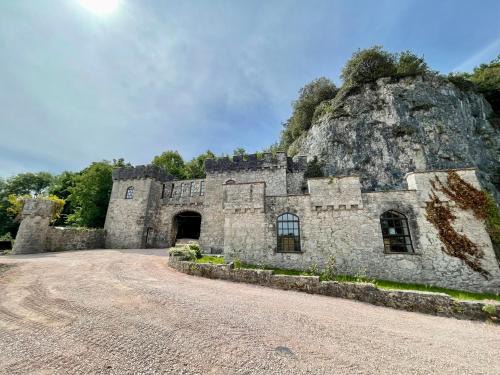 Rhyd-y-foel Casa | Tan-yr-Ogo Gate Lodge, Gwrych Castle