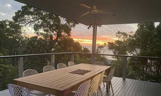 Brisbane Waterfront Casa | Secluded Family Home w/ Ocean Views - 250m from the Beach - 6km to National Park