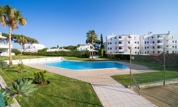 Olhos D'Agua Apartamento | Tangerine Apartment by HelloVacations