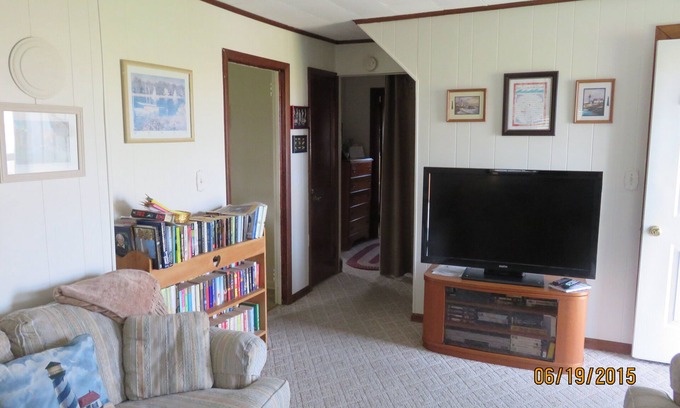 Tangier Casa | Tangier Island three bedroom house near the beach.
