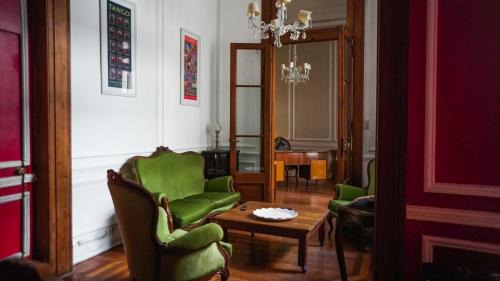 Balvanera Apartamento | Tango House- Amplio, Cómodo y Luminoso, ideal para Grupos y Familias - hasta 10 huéspedes, up to 10 guests