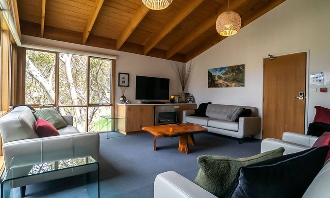 Baw Baw Village Cabina | Tanjil Creek lodge - (Whole Lodge 1-4) Luxury in the Alps