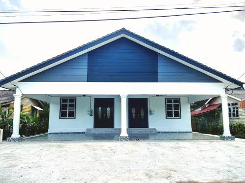 Kampung Gong Bayor Casa | Tanjong Suite Homestay