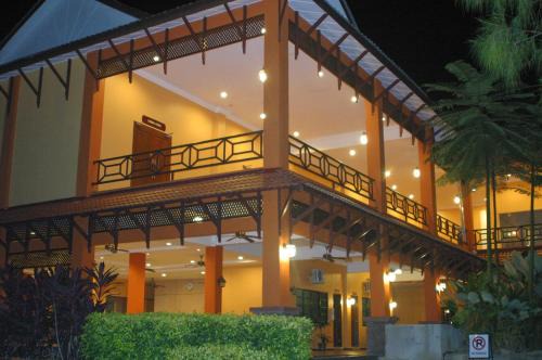Kampong Raja Complejo | Tanjung Demong Beach Resort