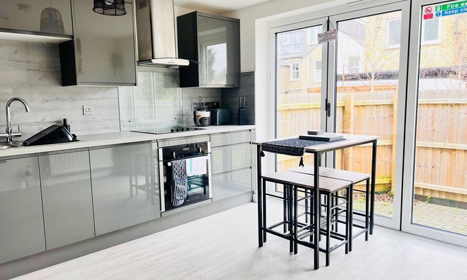 Cambridge Apartamento | Tanzanite Apartment in Cambridge