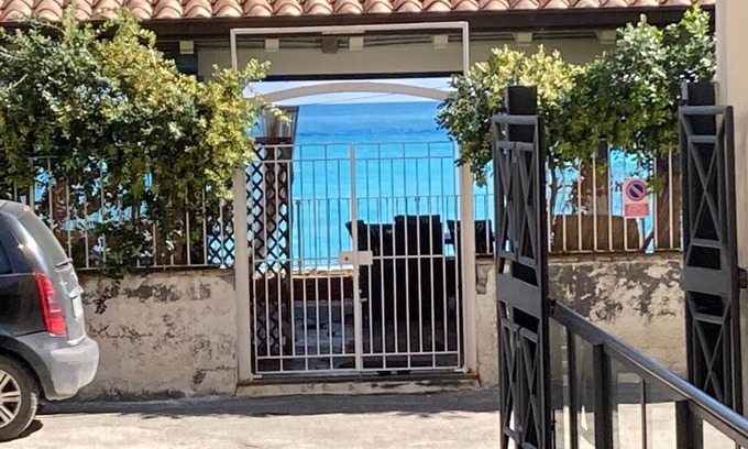 Villagonia Apartamento | Taormina Sea View Apartment - TOP location and view