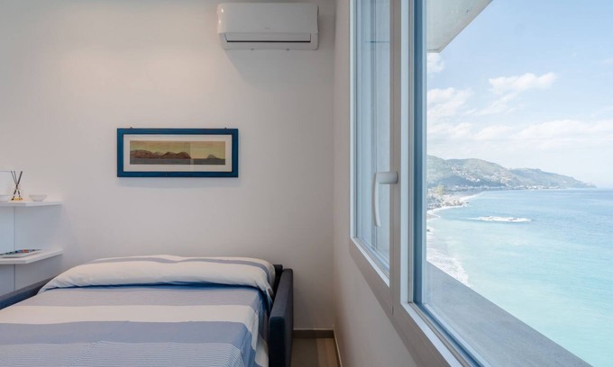 Spisone Apartamento | Taormina Seaview Studio a few steps from the Beach