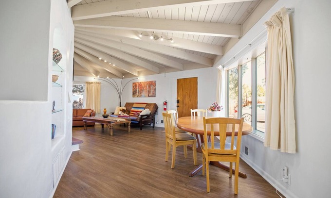 Taos Casa | Taos Pine Home - A/C - Hot Tub - Private Courtyard - Prime Location