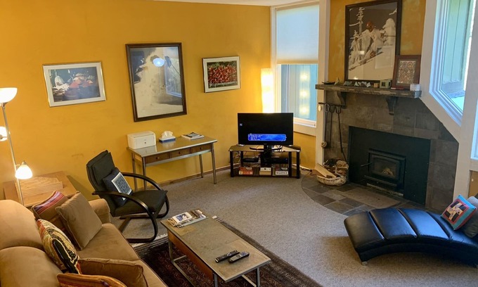 Taos Ski Valley Condominio | Taos Ski Valley - 2 bed/2 bath Condo #315 Next to Children's Center