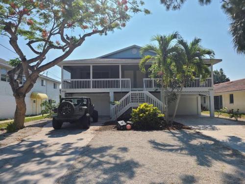 Bonita Shores Apartamento | Tarpon - Spacious Updated W&D Full Kitchen 1.5 Mi to Beach