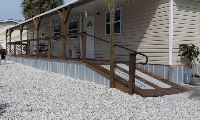 Tarpon Springs Casa | Un lugar tranquilo para relajarse cerca de los muelles de esponja