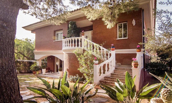 Cap de Salou Villa | TarracoHomes, Villa Cala Crancs con Piscina Privada y Mesa de Billar