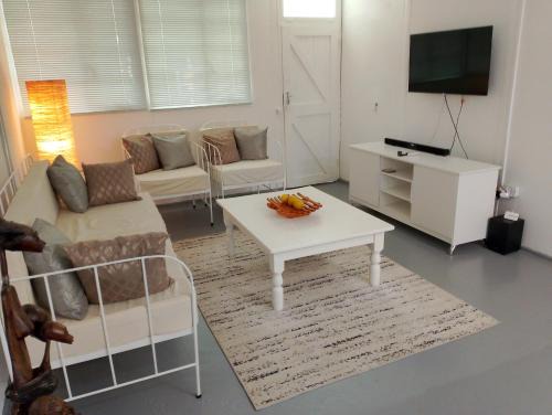 Hoedspruit Casa | TarRoadEnds