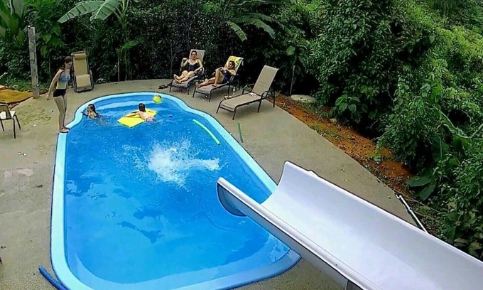 Parrita Casa | Tarzan Jungle Home - Zipline, Pool, Waterslide, AC, Fast Wifi!