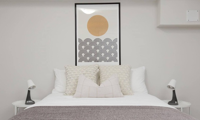 Lynn Valley Casa | Tastefully Furnished Newly Updated 2 BD Central Lynn Valley North Vancouver