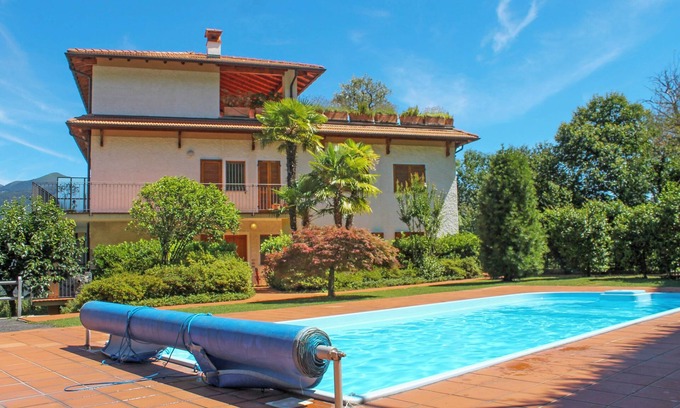 Sant'Agata Apartamento | Buen gusto apartamento de 2 habitaciones en una pequeña residencia con piscina