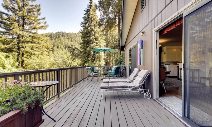 Monte Rio Casa | Tasteful Home w/ Stunning River & Valley View