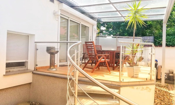 Falkenberg Apartamento | Tasteful vacation apartment with large summer terrace and fireplace