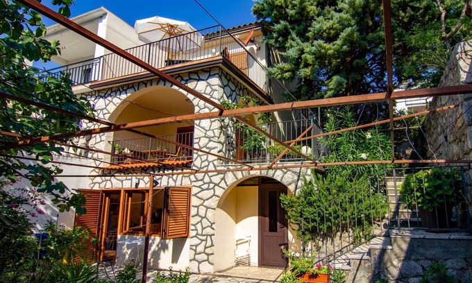 Kornic Apartamento | Tasteful vacation apartment near the sea
