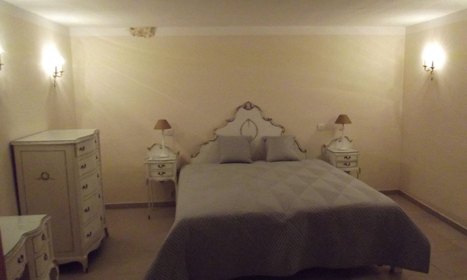 Cenac-et-Saint-Julien Casa | Tastefully renovated, beautiful views, close to many sights and amenities.