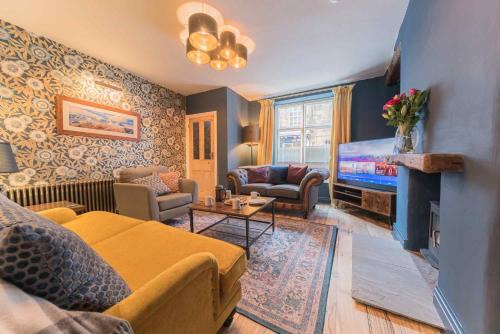 Kirkby Lonsdale Casa | Tastefully decorated, family friendly property, central Kirkby Lonsdale, parking and EV charger