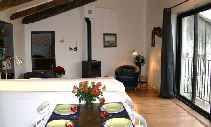 Laroque-des-Alberes Casa | Casa de Pueblo en un pueblo catalán, renovado con gusto.