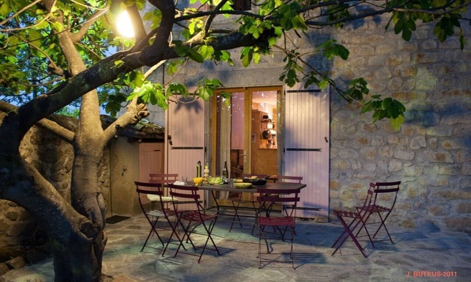 Saint-Andeol-de-Berg Casa | Tastefully renovated village house, 150m2, sleeps 8 or 9, enclosed garden.