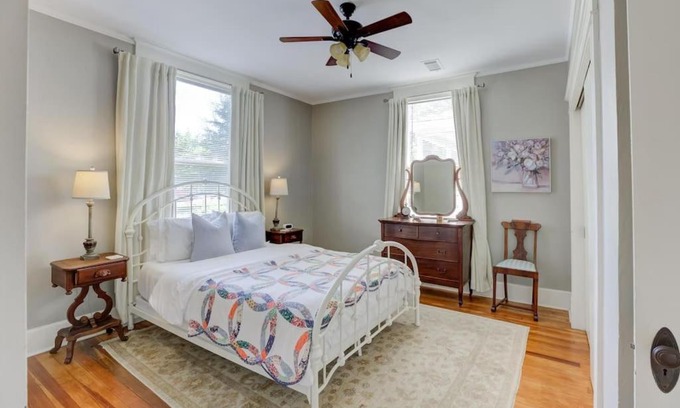 Cooper-Young Historic District Casa | Tastefully Traditional