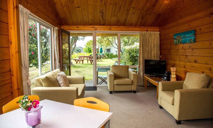 Hahei Casa | Tatahi Lodge Beach Resort