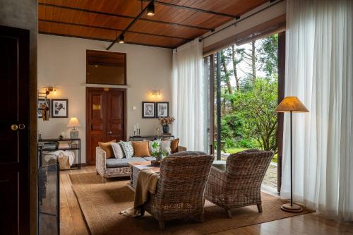 Nuwara Eliya Cama Y Desayuno | Tathya Hills - Luxe Garden Retreat In The Hills