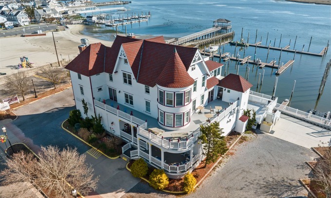 Somers Point Casa | TAVERN ON THE BAY HOTEL- Meyer Lansky Suite
