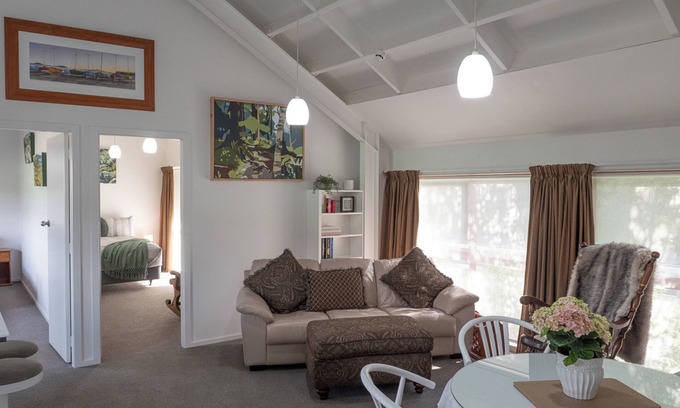 Tawa Casa | Tawa Retreat - Wellington Holiday Home