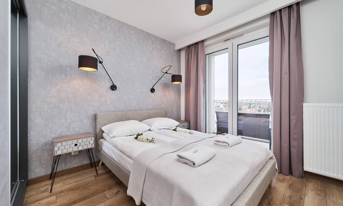 Fabryczna Apartamento | Tawryczewskiego 4 | Stylish Apartment