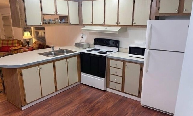 Okeechobee Cabaña | TAYLOR CREEK RIVER COTTAGE by the boat ramp (UNIT 4) by RedAwning